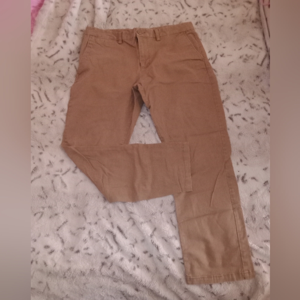 Old Navy Men's Khaki Chinos - Picture 6 of 6